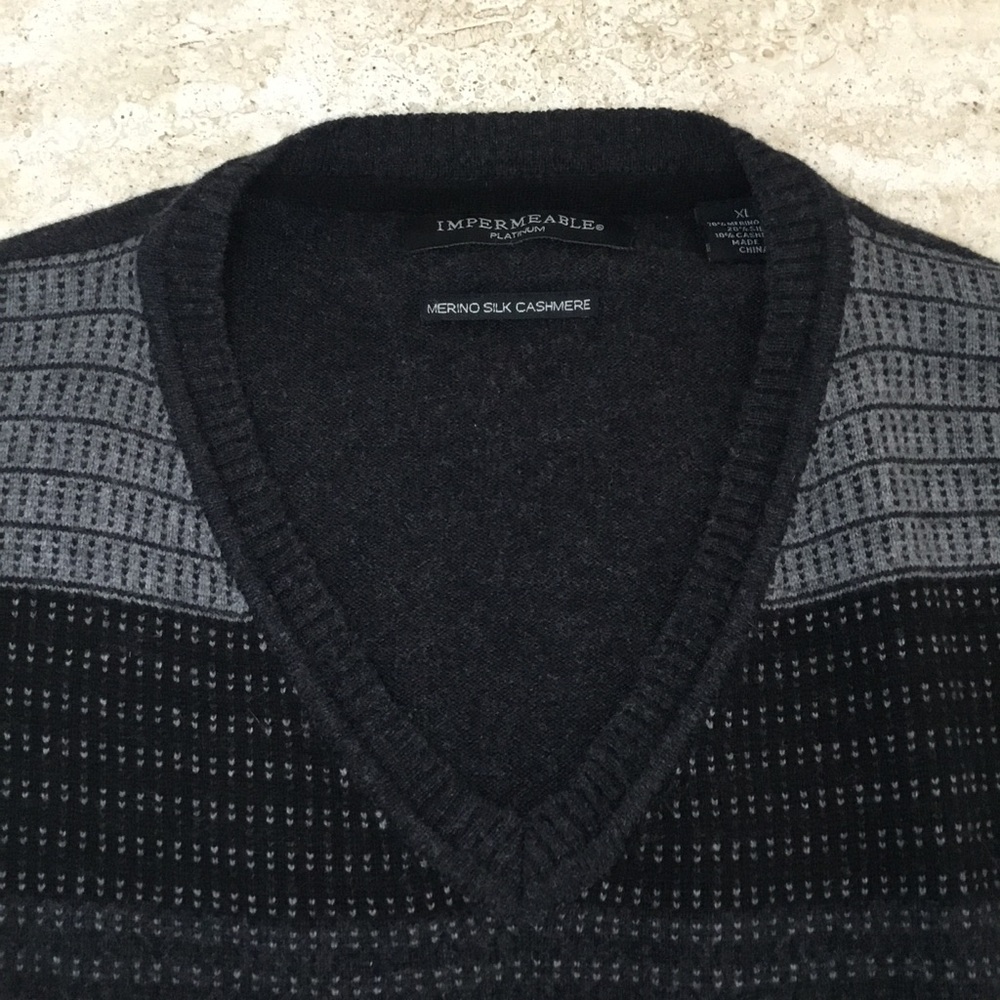Impermeable Platinum Merino Silk Cashmere Sweater - Size XL - Picture 4 of 9